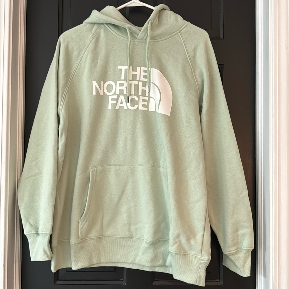 Women’s hoodie with tags